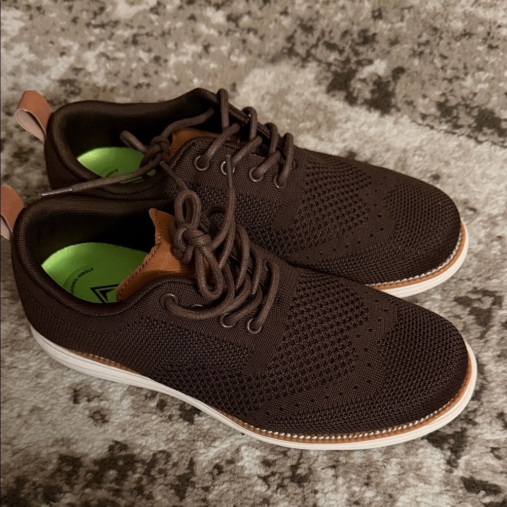 Men's Brown Knit Shoes Size 7